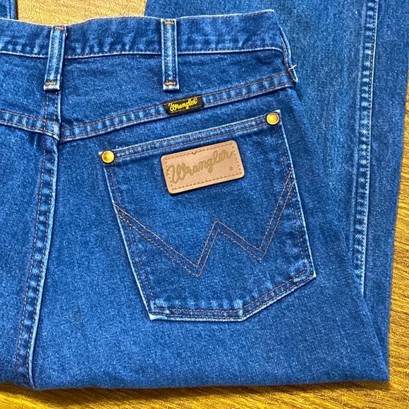 Vintage VTG Wrangler Straight Leg Brown Patch Western Blue Denim